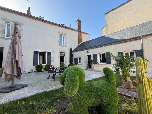 Olivet bourg , a vendre , Maison bourgeoise et dépendance aménagée , cour intérieure et jardin