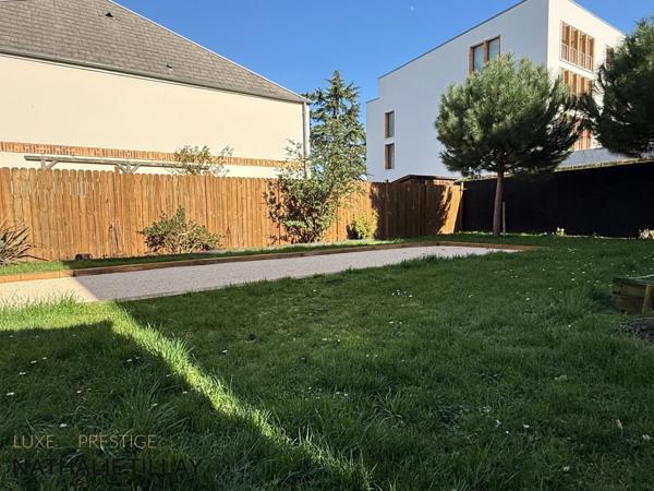 Olivet bourg , a vendre , Maison bourgeoise et dépendance aménagée , cour intérieure et jardin