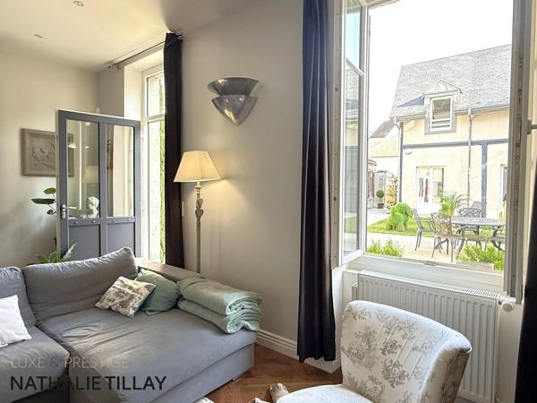 Olivet bourg , a vendre , Maison bourgeoise et dépendance aménagée , cour intérieure et jardin