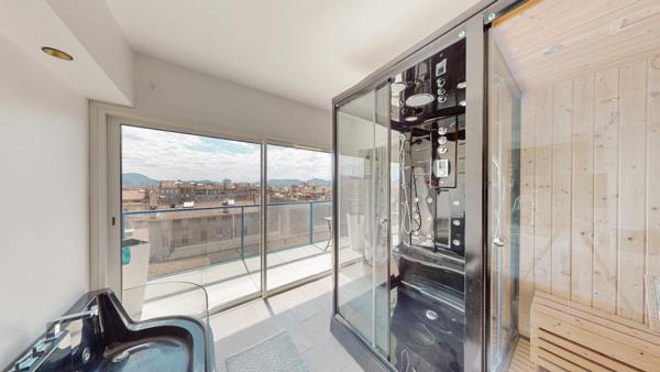 Marseille (13006) PENTHOUSE TERRASSES PLEIN CIEL ET VUE MER A MARSEILLE