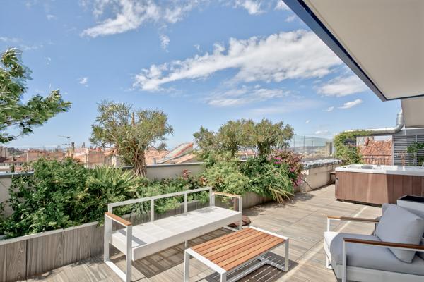 Marseille (13006) PENTHOUSE TERRASSES PLEIN CIEL ET VUE MER A MARSEILLE