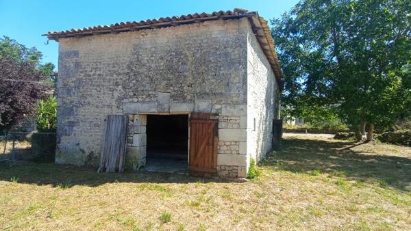Grange à vendre |  Saint-Hilaire-du-Bois |  1 pièce | 95 m²