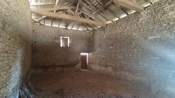 Grange à vendre |  Saint-Hilaire-du-Bois |  1 pièce | 95 m²
