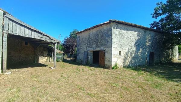 Grange à vendre |  Saint-Hilaire-du-Bois |  1 pièce | 95 m²