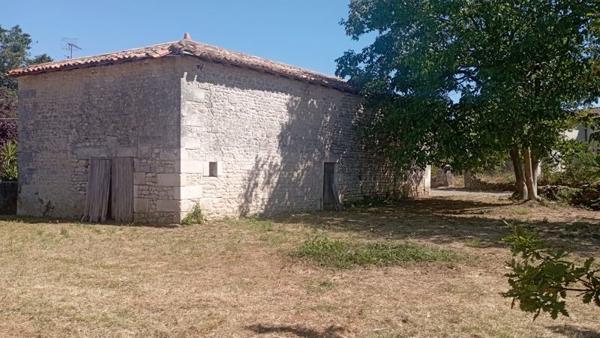 Grange à vendre |  Saint-Hilaire-du-Bois |  1 pièce | 95 m²