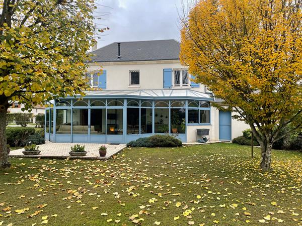 Maison - 7 pièces - 204 m²