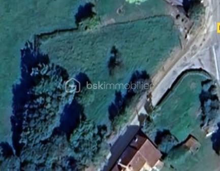 Terrain de 2 300 m²