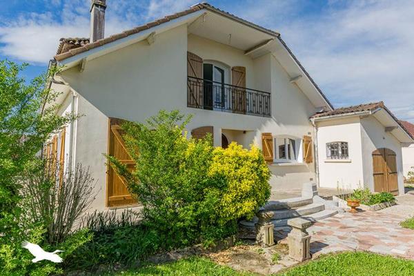 Maison à vendre |  Lescar |  8 pièces | 216 m²