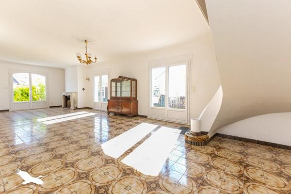 Maison à vendre |  Lescar |  8 pièces | 216 m²