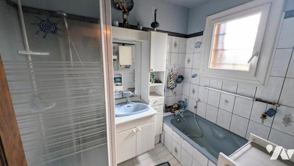 Sur terrain de 2189m² Villa indépendante T5 de 100m² hab.