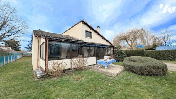 Sur terrain de 2189m² Villa indépendante T5 de 100m² hab.