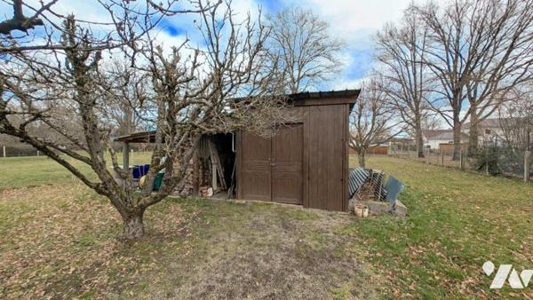 Sur terrain de 2189m² Villa indépendante T5 de 100m² hab.