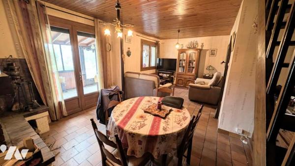 Sur terrain de 2189m² Villa indépendante T5 de 100m² hab.