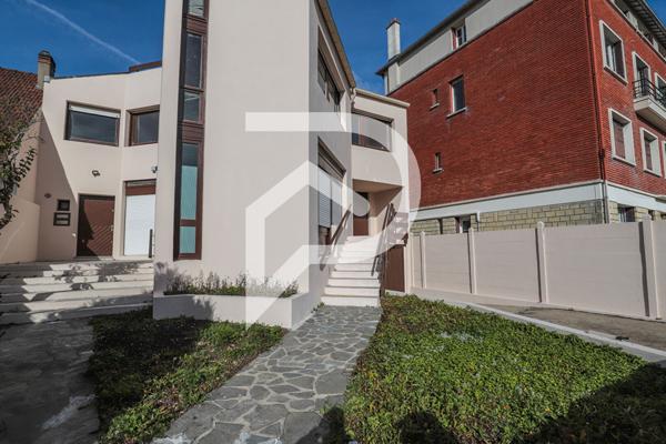 Maison 10 pièces 218.59 m2