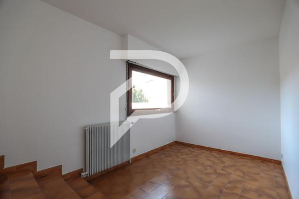 Maison 10 pièces 218.59 m2