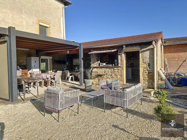 Vente Maison 6 pièces 205 m2 à Pouilly-sous-Charlieu