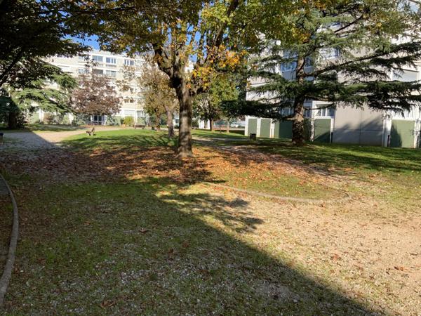 Appartement dans une résidence avec parc