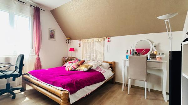 Maison Saint Pavace- 4 chambres-double garage