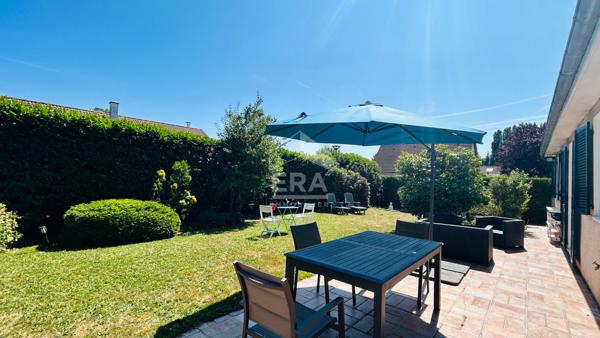 Maison Saint Pavace- 4 chambres-double garage