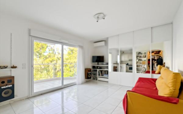 Appartement à vendre    2 pièces • 45 m2 Saint-Raphaël