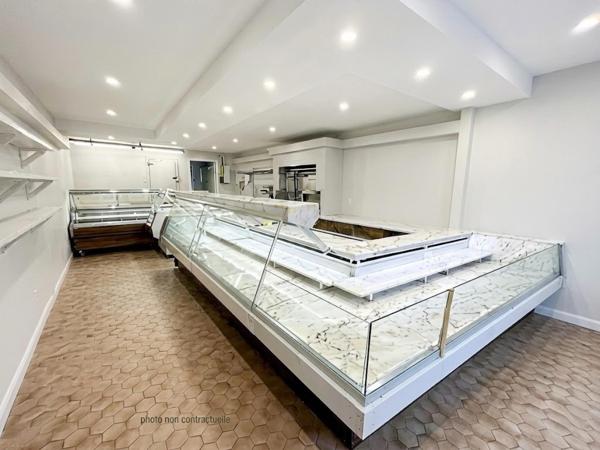 MURS COMMERCIAUX 90 m² + FOND