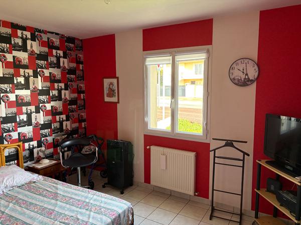 Maison de plain-pied de 93.80 m², 3 chambres sur un terrain de 352 m² à Pouzauges