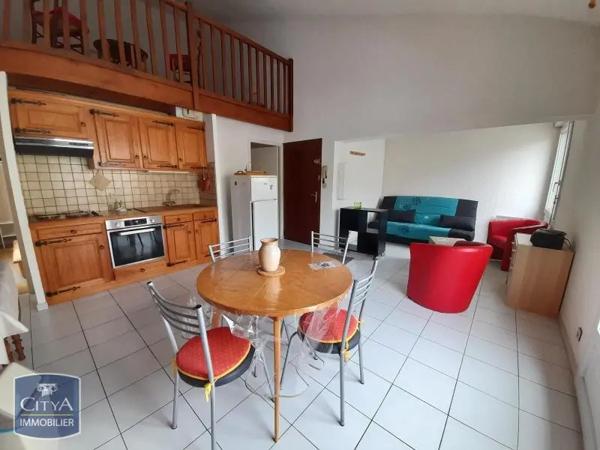 Appartement à louer 3 pièces 62.84m² Angoulême (16000)
