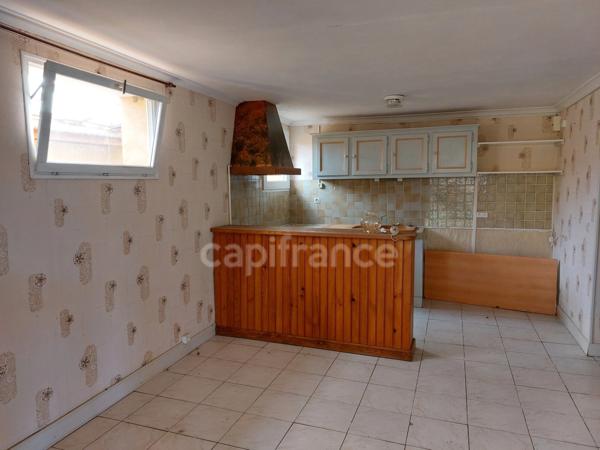 A vendre, Maison de 230m² à Saint-Cyprien avec maison d'habitation et deux gîtes et piscine.