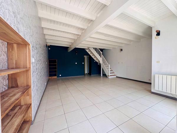 MARANS - Maison charme 125 m² cour, bord canal