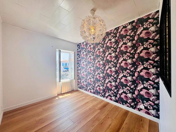 MARANS - Maison charme 125 m² cour, bord canal