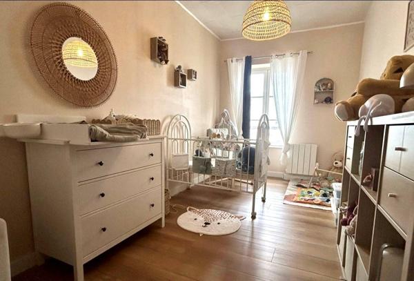 MARANS - Maison charme 125 m² cour, bord canal