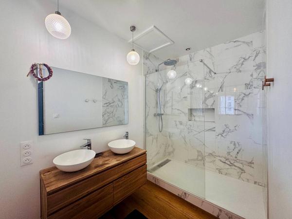 MARANS - Maison charme 125 m² cour, bord canal