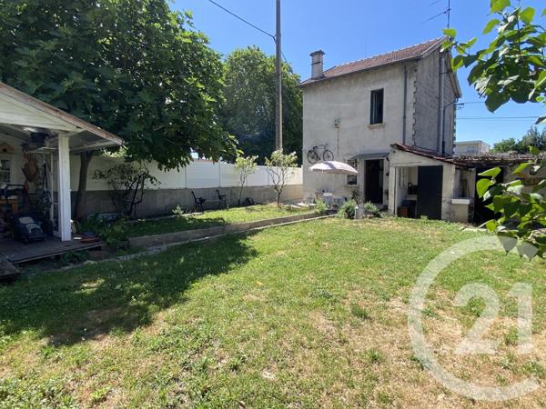 Maison à vendre  4 pièces - 93,82 m2 ST DENIS - 93