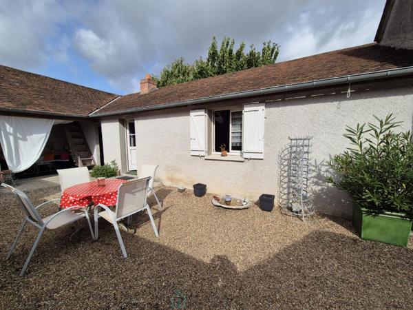 Ensemble immobilier de caractère : longère, gîte, grange et dépendances