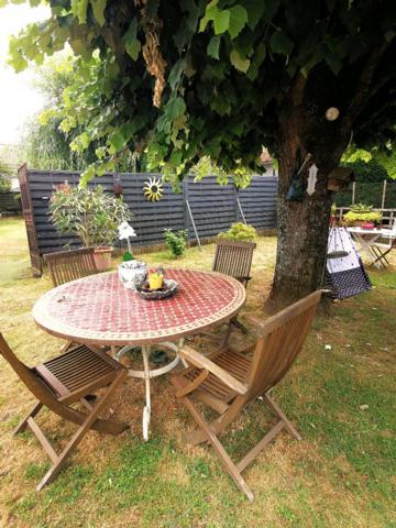 Ensemble immobilier de caractère : longère, gîte, grange et dépendances