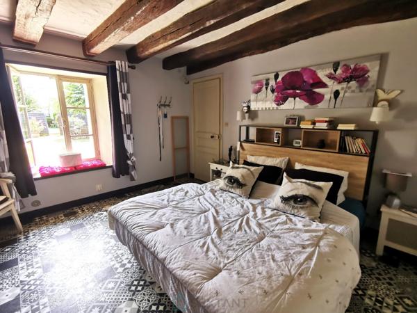 Ensemble immobilier de caractère : longère, gîte, grange et dépendances