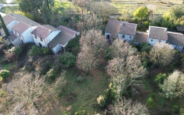 Maison à vendre    2 pièces •  Lablachère