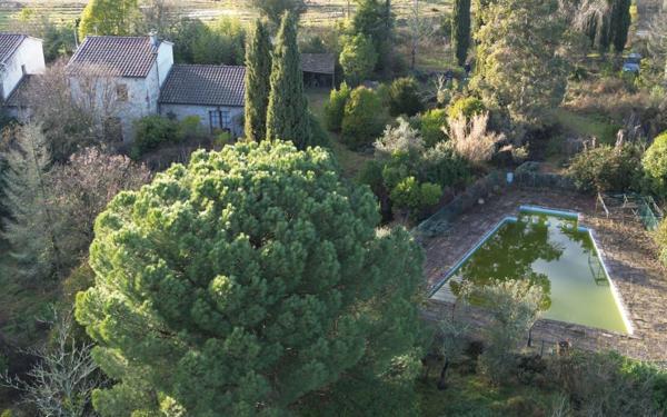 Maison à vendre    2 pièces •  Lablachère