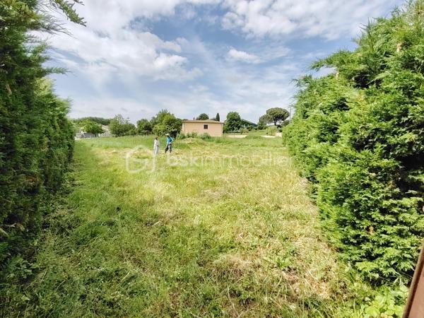 Terrain commercial de 565 m²