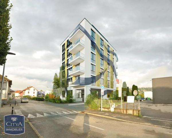 Local professionnel à vendre 121.95m²