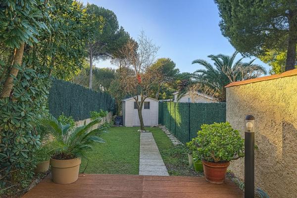 Exclusivité – Studio avec grand extérieur et parking privatif – Sanary-sur-Mer (Résidence Val Marina)