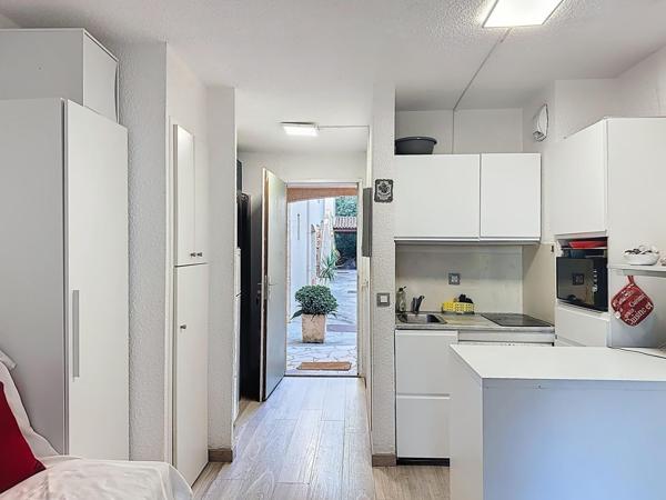 Exclusivité – Studio avec grand extérieur et parking privatif – Sanary-sur-Mer (Résidence Val Marina)