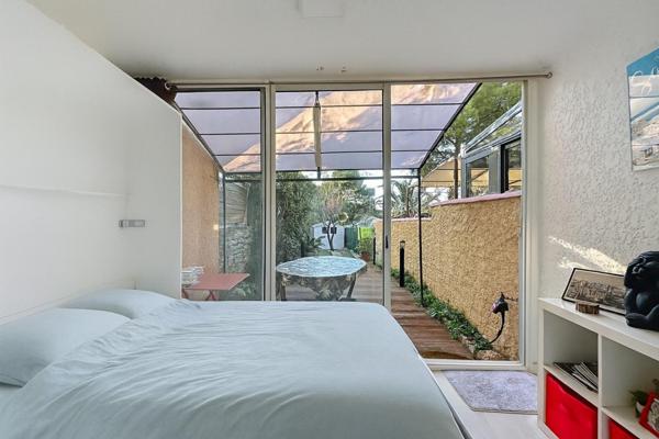 Exclusivité – Studio avec grand extérieur et parking privatif – Sanary-sur-Mer (Résidence Val Marina)