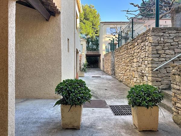 Exclusivité – Studio avec grand extérieur et parking privatif – Sanary-sur-Mer (Résidence Val Marina)