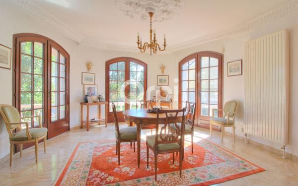 Maison à vendre    6 pièces • 164 m2 Décines-Charpieu