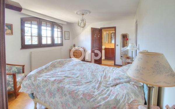 Maison à vendre    6 pièces • 164 m2 Décines-Charpieu