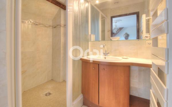 Maison à vendre    6 pièces • 164 m2 Décines-Charpieu