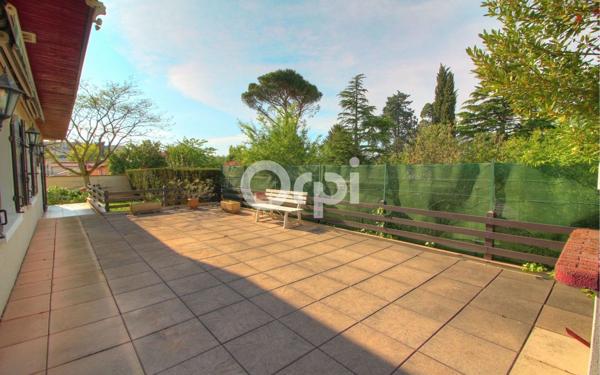 Maison à vendre    6 pièces • 164 m2 Décines-Charpieu