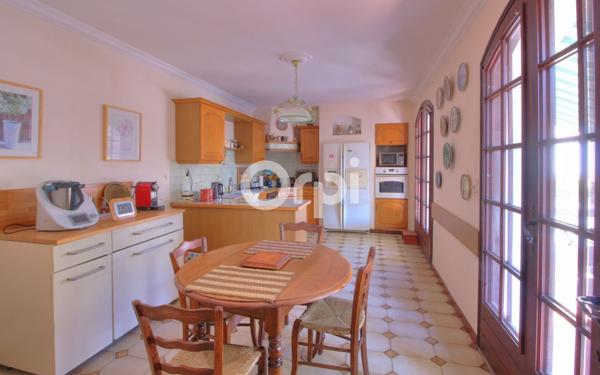 Maison à vendre    6 pièces • 164 m2 Décines-Charpieu