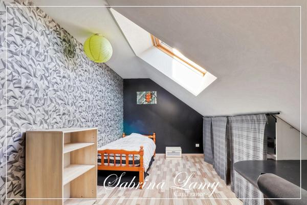 Vente Appartement / Maison Triplex au Centre de Vertus-3 chambres-type 5-cour